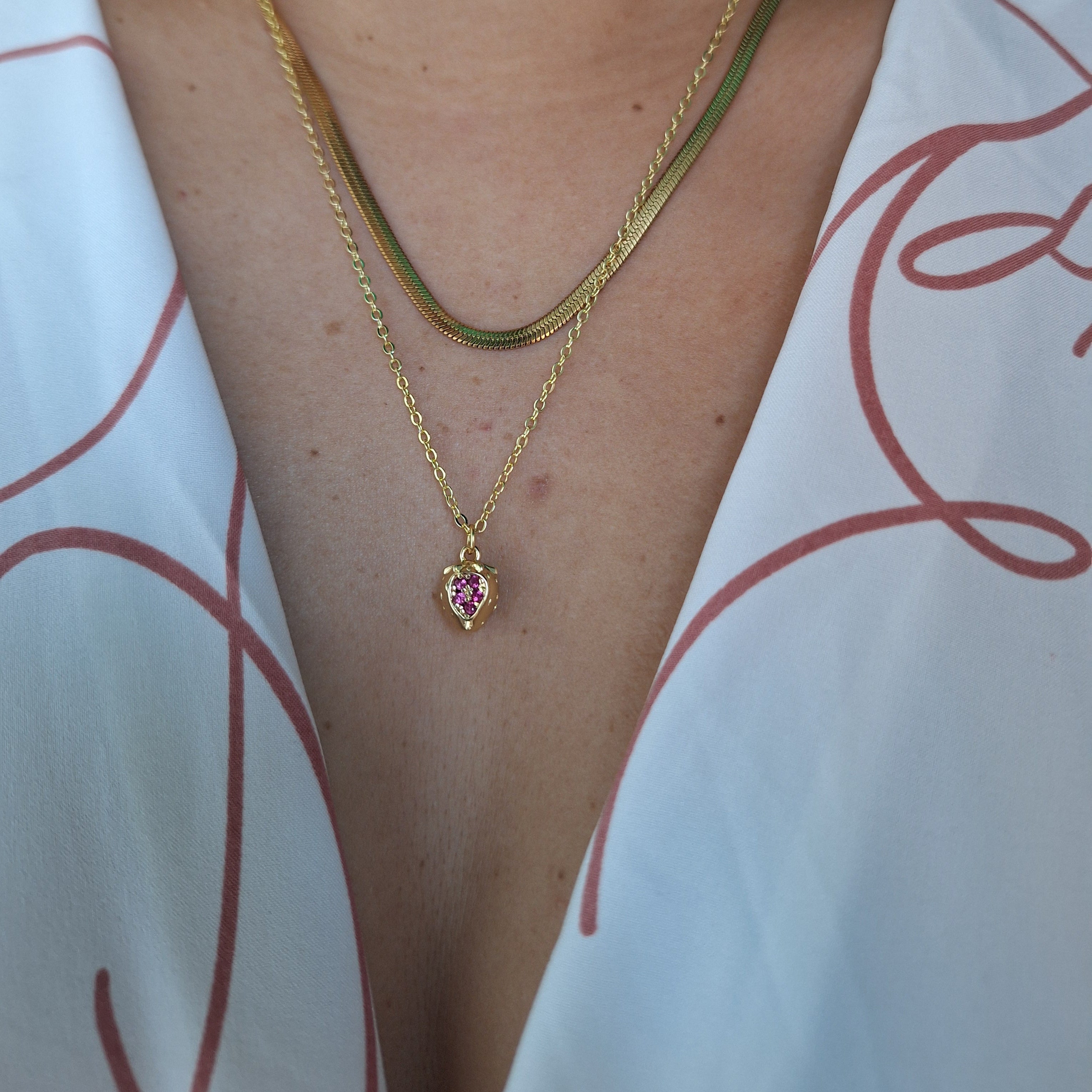 Collar Media Fresa | Oro Chino Dorado