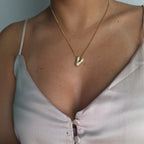 Collar V Brillante | Oro Chino Dorado