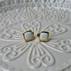 Zarcillo Cuadrado Blanco Con Borde | Oro Chino Dorado
