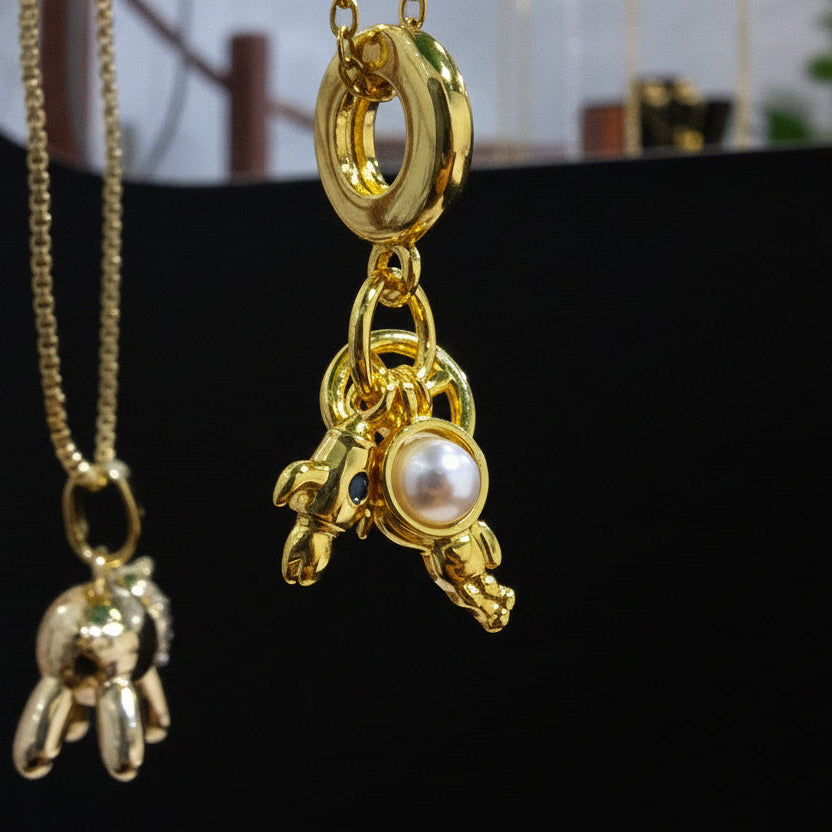 Collar Pandora Astronauta | Oro Chino Dorado