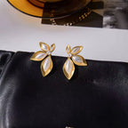Zarcillo Con Petalos De Nacar Y Circón | Dorado