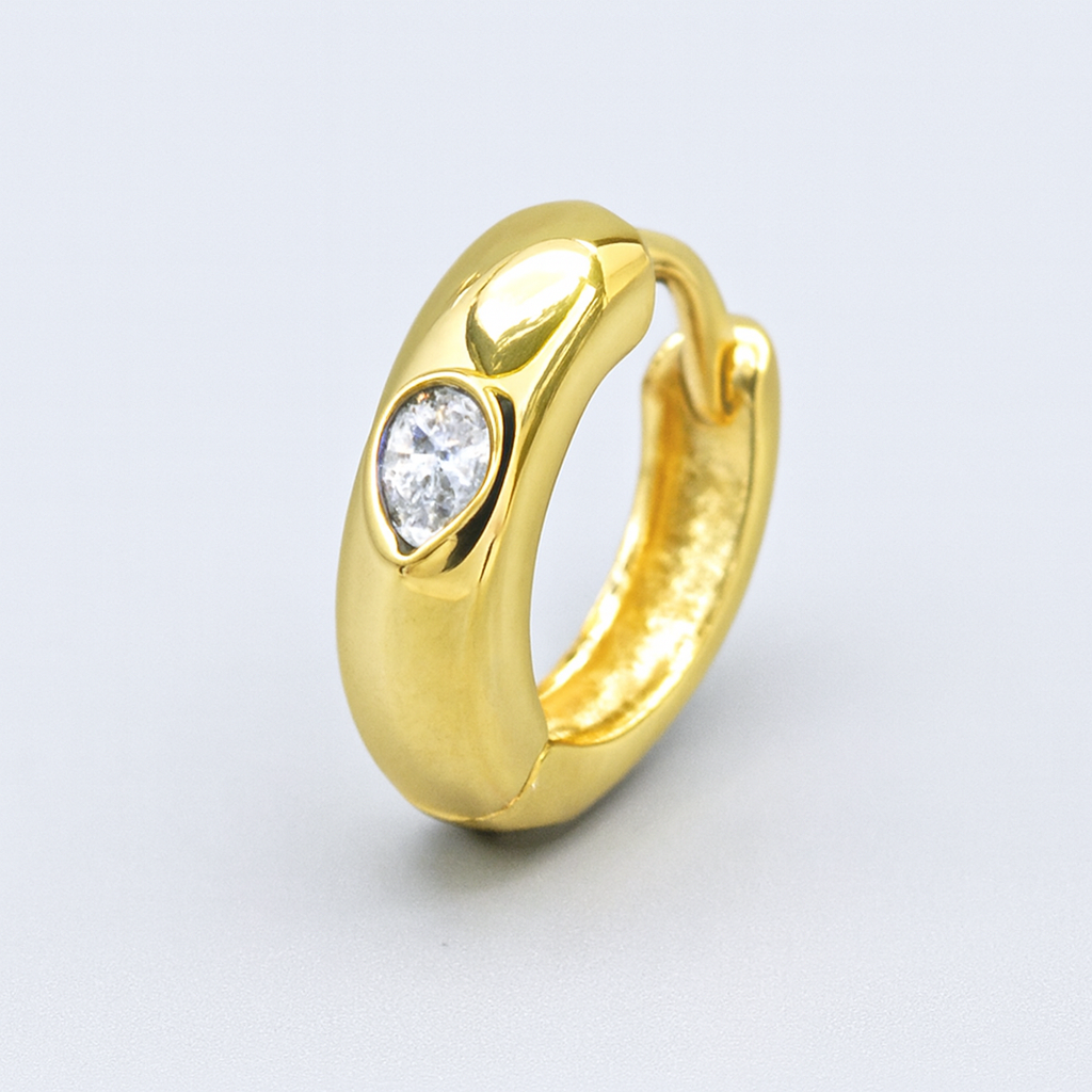 Argolla Pequeña de Corazón de Vidrio | Oro Chino Dorado