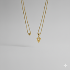 Collar letras mini (V) | Oro Chino Dorado