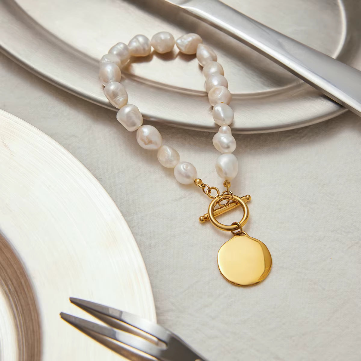 Pulsera de Perlas Dije Moneda | Dorado