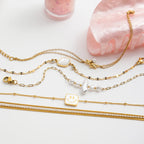 Pulseras de Hojas con Dije de Nácar Irregular y Circones | Dorado