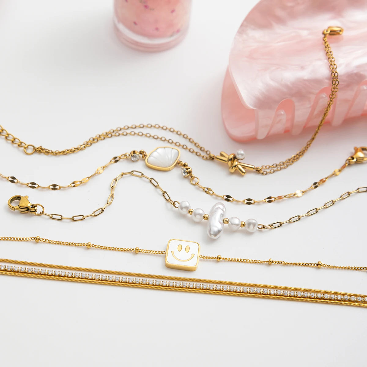 Pulseras de Hojas con Dije de Nácar Irregular y Circones | Dorado