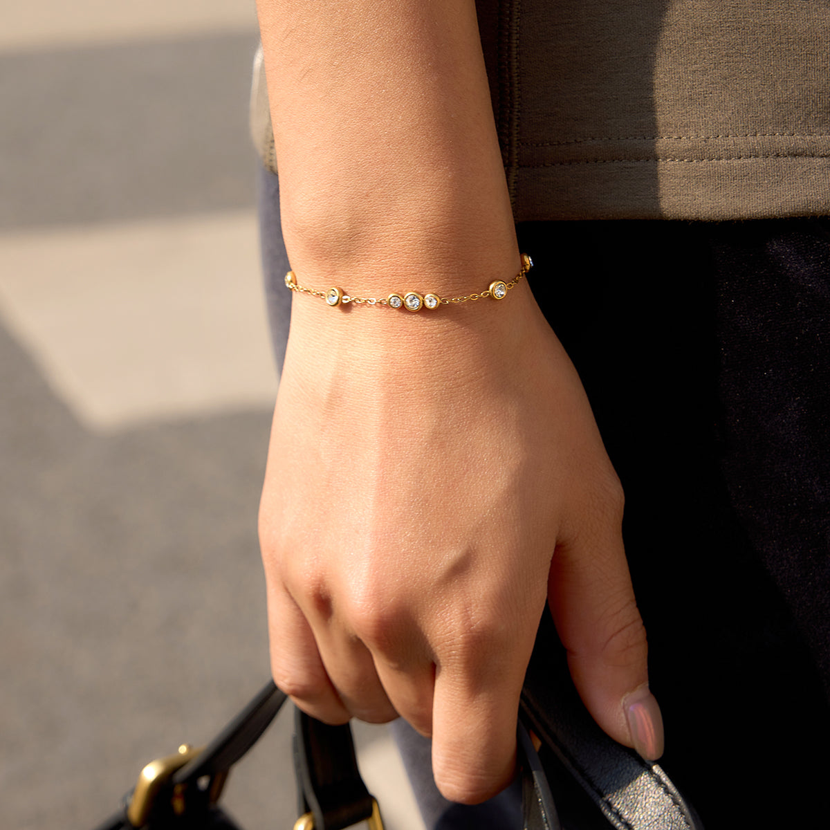 Pulsera Delicada Clásica Brillantes | Dorado