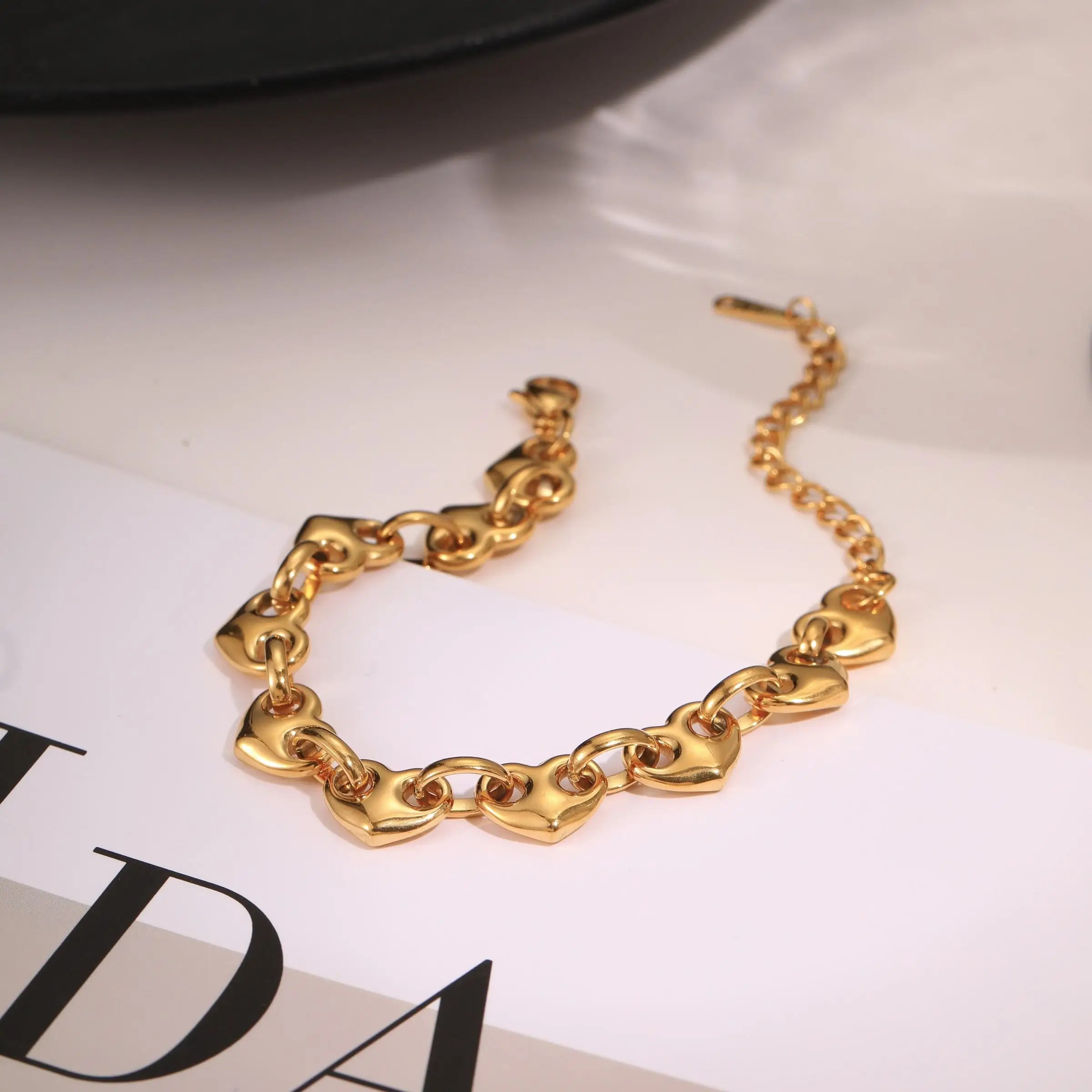 Pulsera Gu.cci De Corazon En Relieve | Dorado
