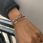 Pulsera De Eslabones Ovalados Con Detalles De Nudos Centrales | Plateado