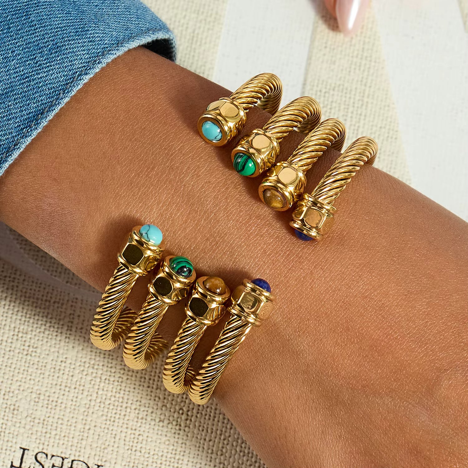 Pulsera Rígida Circular azul ultramar | Dorado