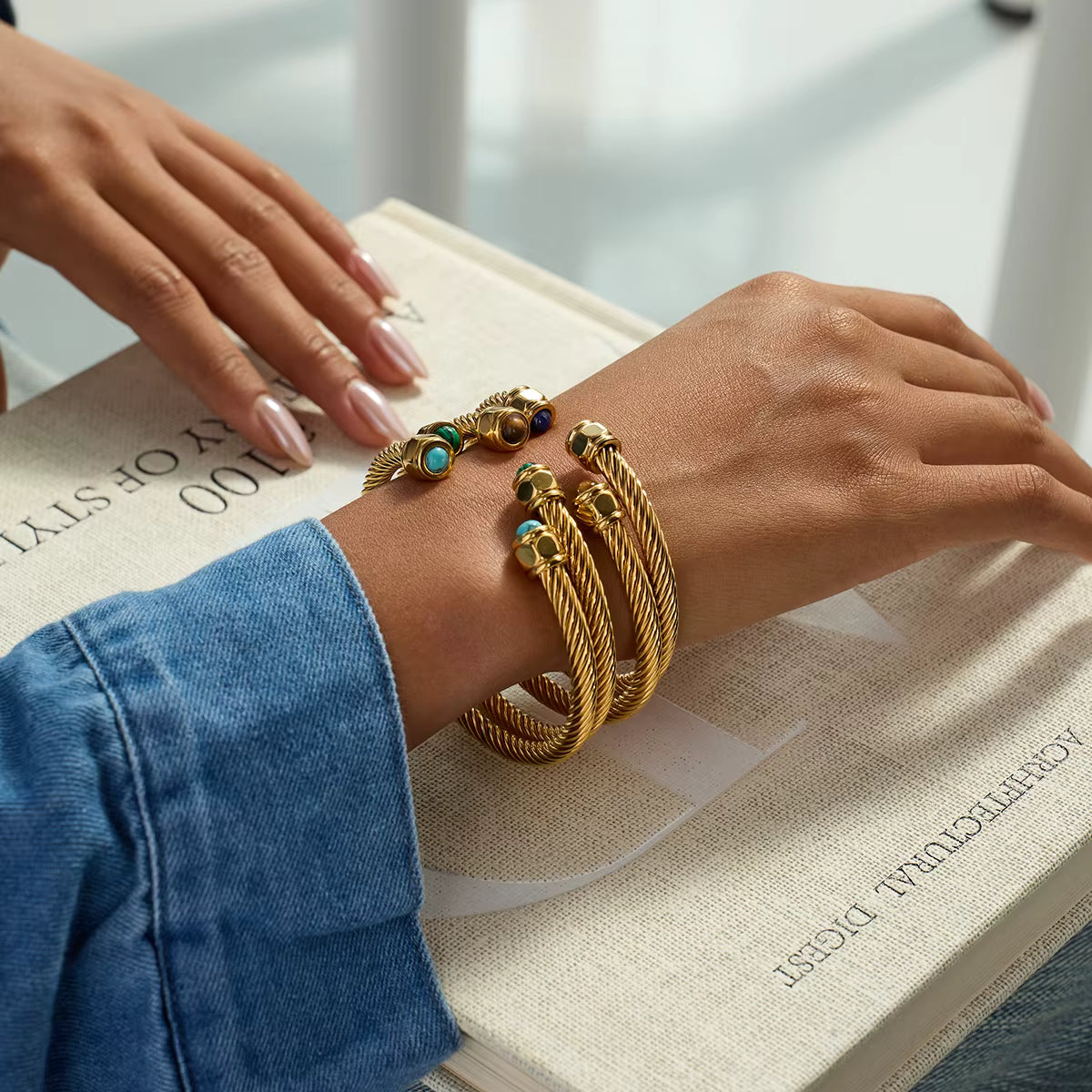 Pulsera Rígida Circular azul ultramar | Dorado