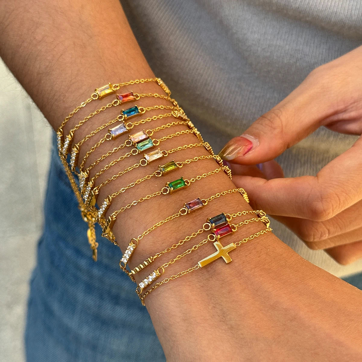 Pulseras Dúo Minimalista Con Dije De Cruz Y Cristal | Dorado