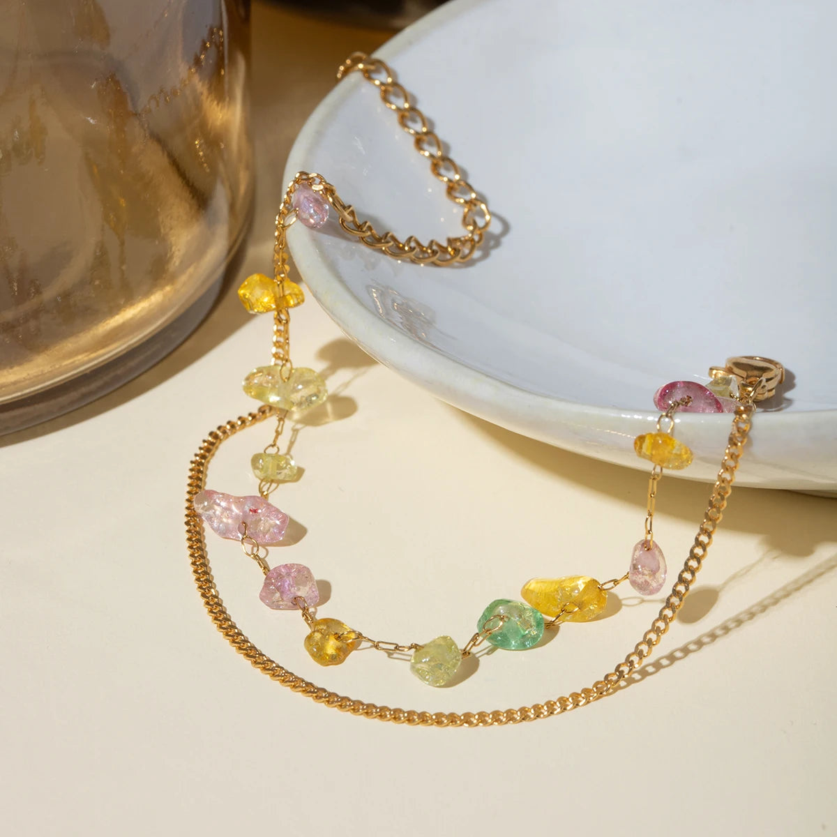 Pulsera Doble Cadena con Dijes de Grava de Colores | Dorado