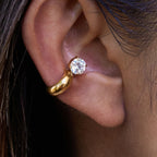 Par Ear Cuff Con Detalle De Circonia Central Brillante | Dorado