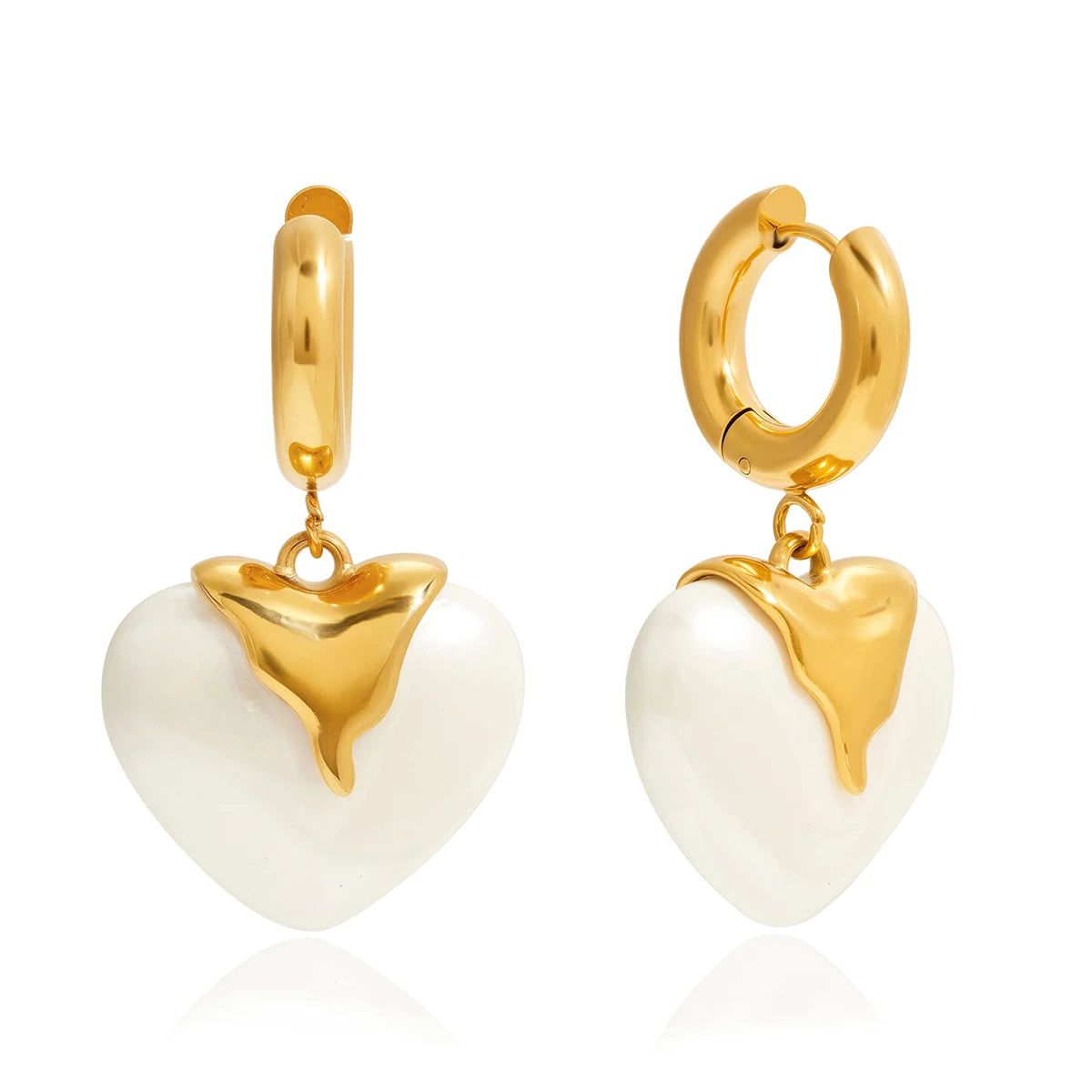 Argollas Con Dije De Corazon Nacarado Y Metal Liquido | Dorado