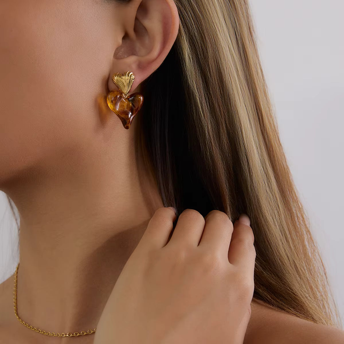 Zarcillo Corazón Nacarado | Dorado
