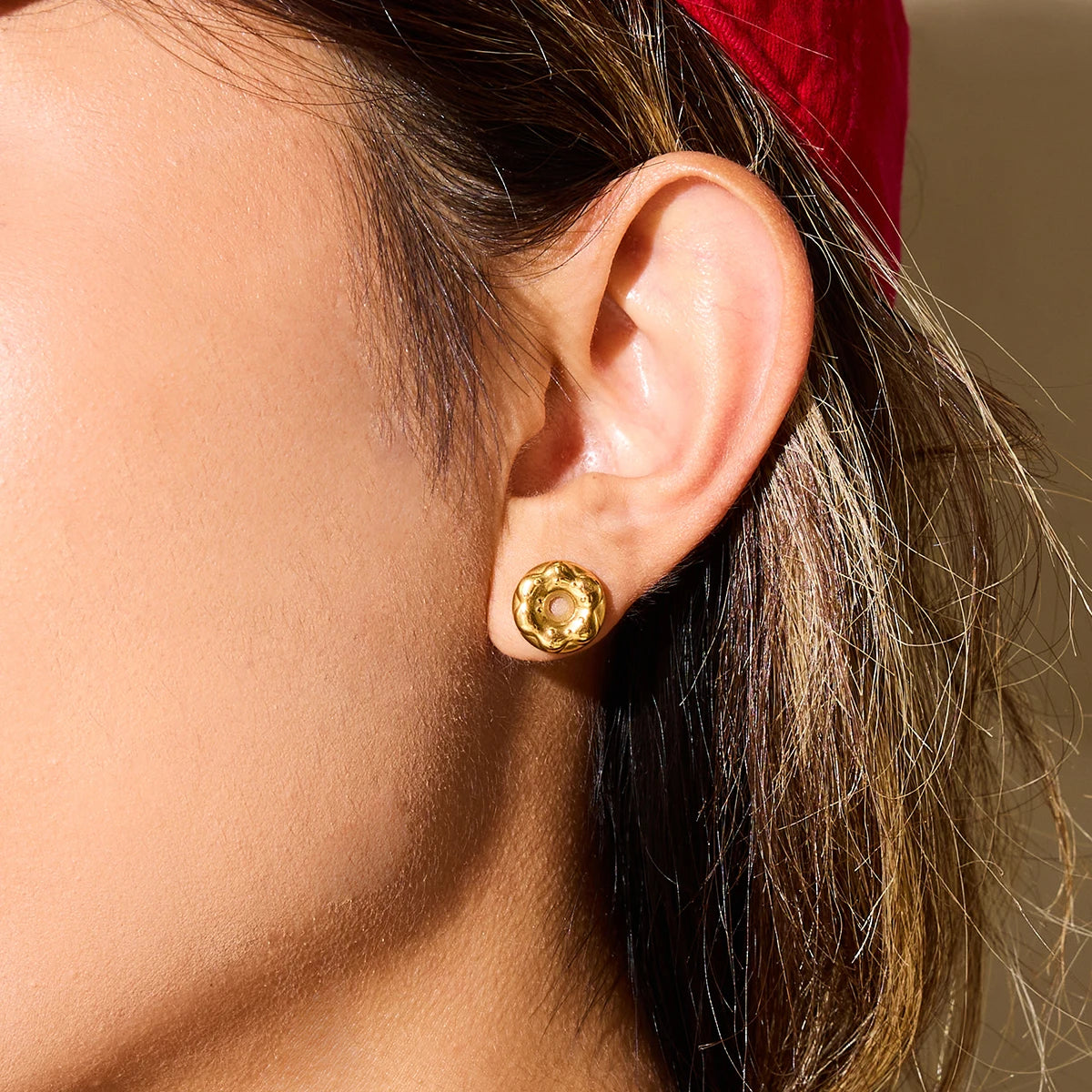 Zarcillos Con Diseño De Dona, Pretzel y Waffle Texturizada | Dorado
