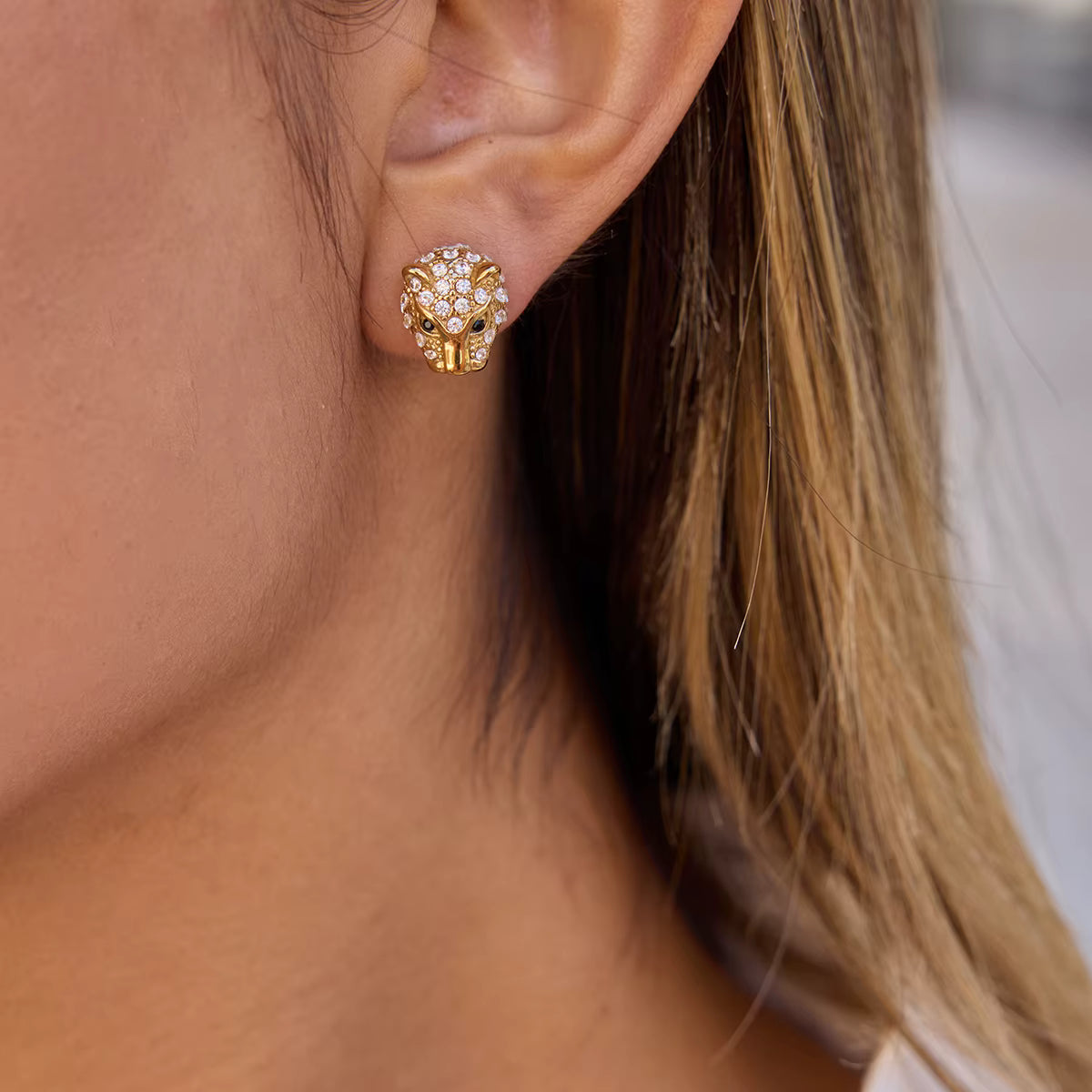 Zarcillo Con Forma De Cabeza De Leopardo Con Cristales | Dorado