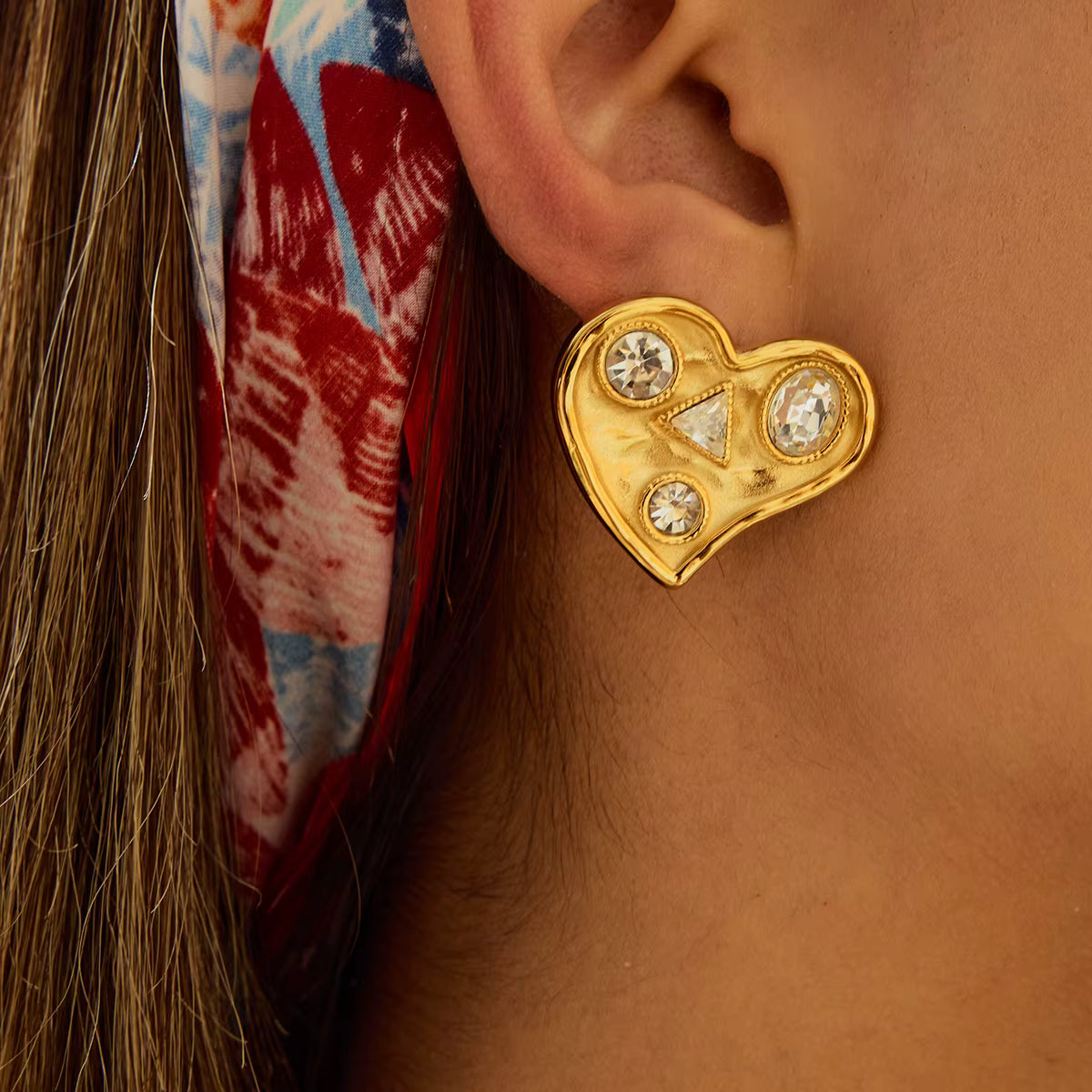 Zarcillo Corazón 3 Brillos | Dorado