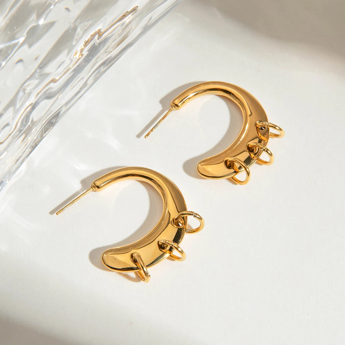 Zarcillo Con Tres Dijes Aros | Dorado