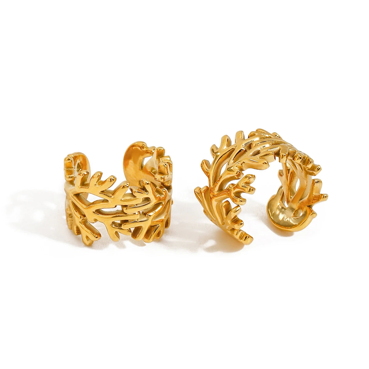 Par Ear Cuff De Perfil Ancho Con Silueta De Coral | Dorado