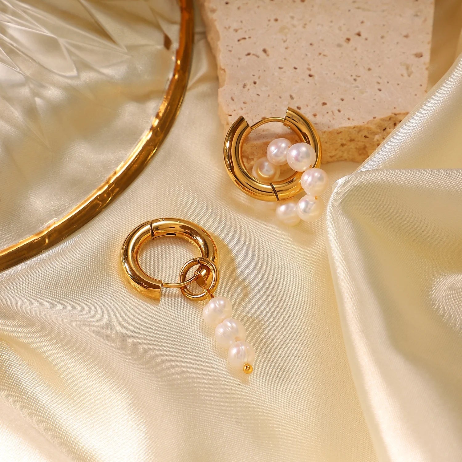Argollas Colgantes De Perla 3 Puntos | Dorado