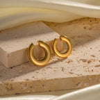 Par Ear Cuff Pulido Con Silueta En C | Dorado