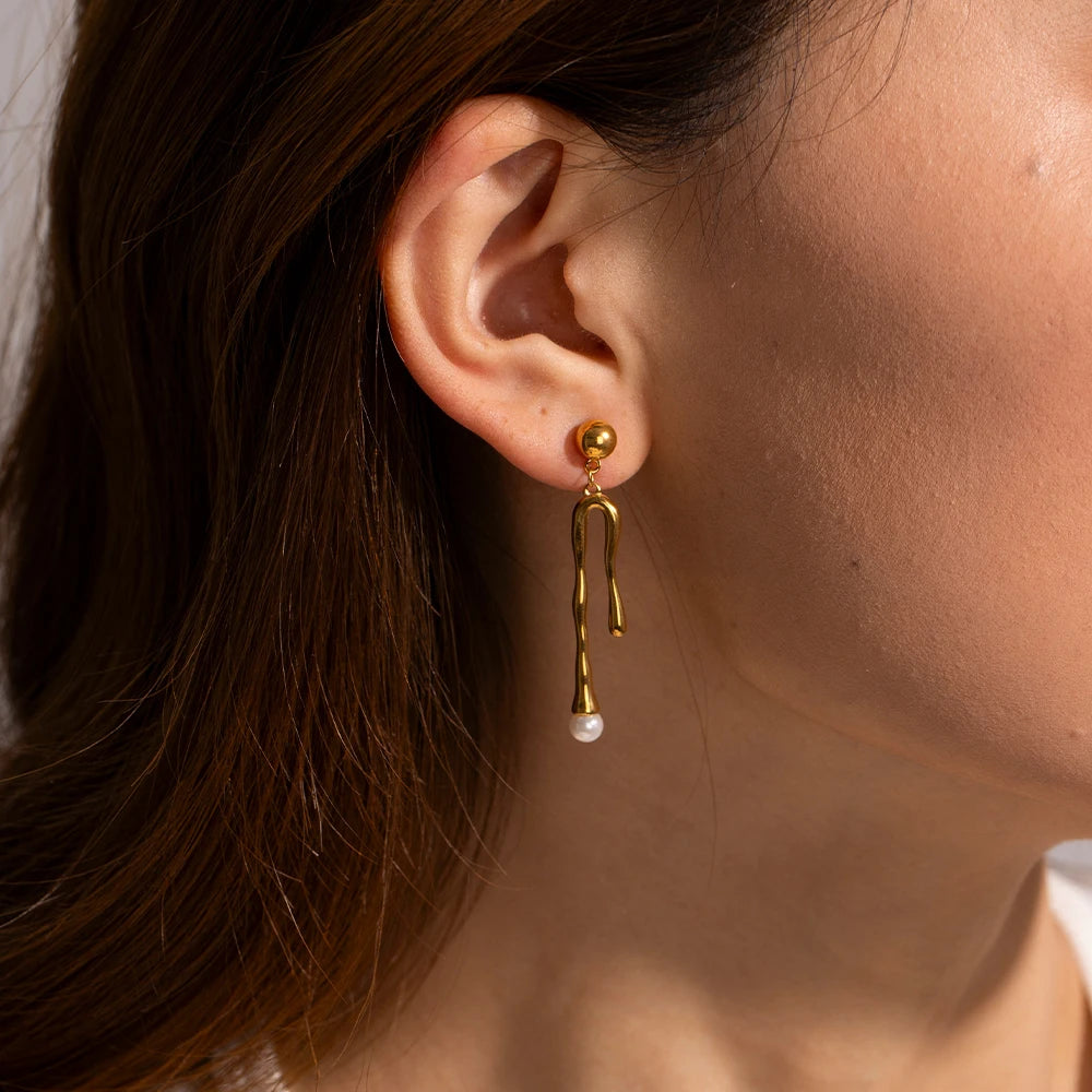 Zarcillo Con Gotas De Oro Y Perla | Dorado