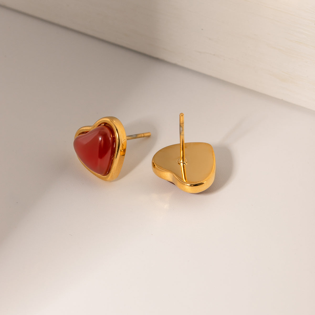 Zarcillo Corazon Pequeño Rojo | Dorado