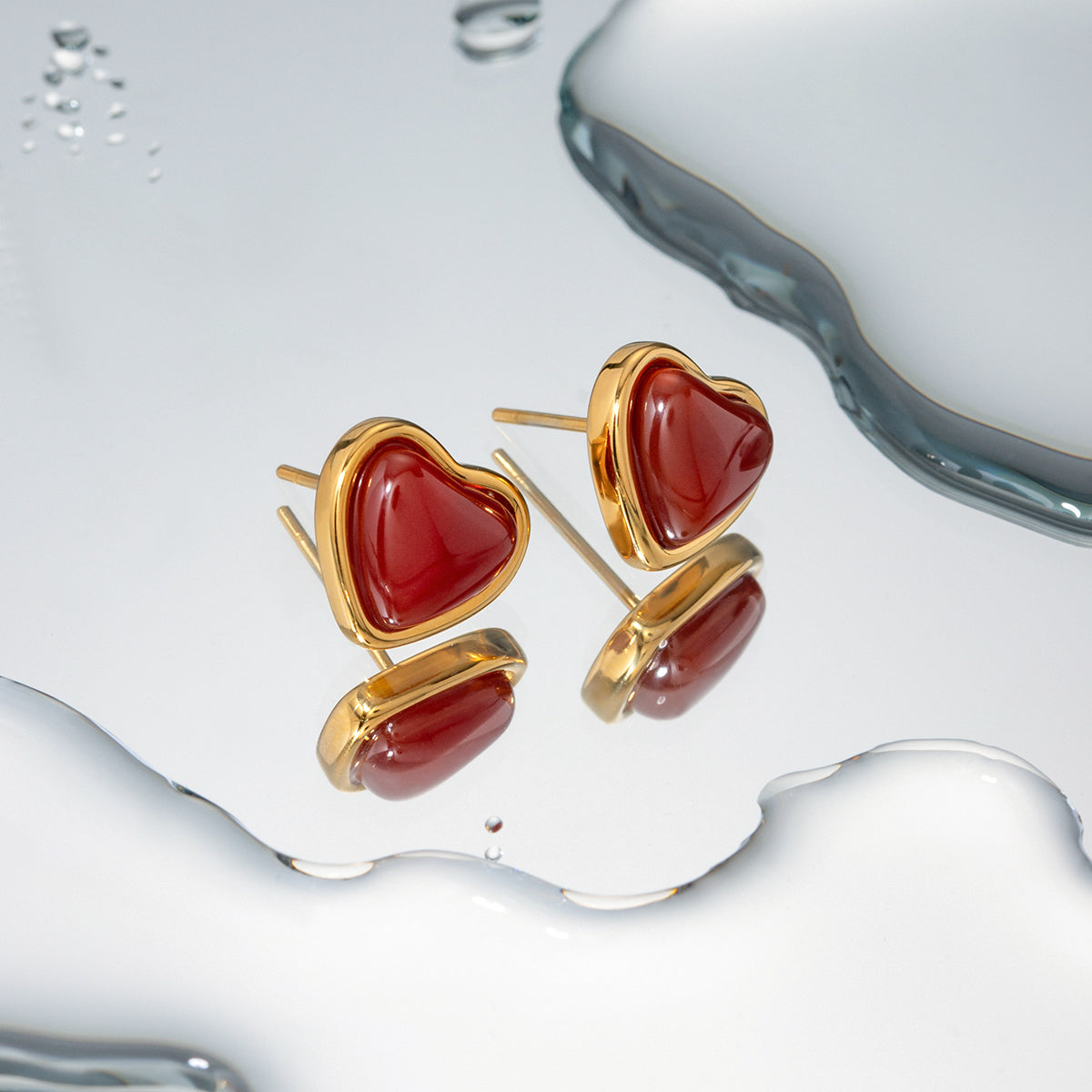 Zarcillo Corazon Pequeño Rojo | Dorado