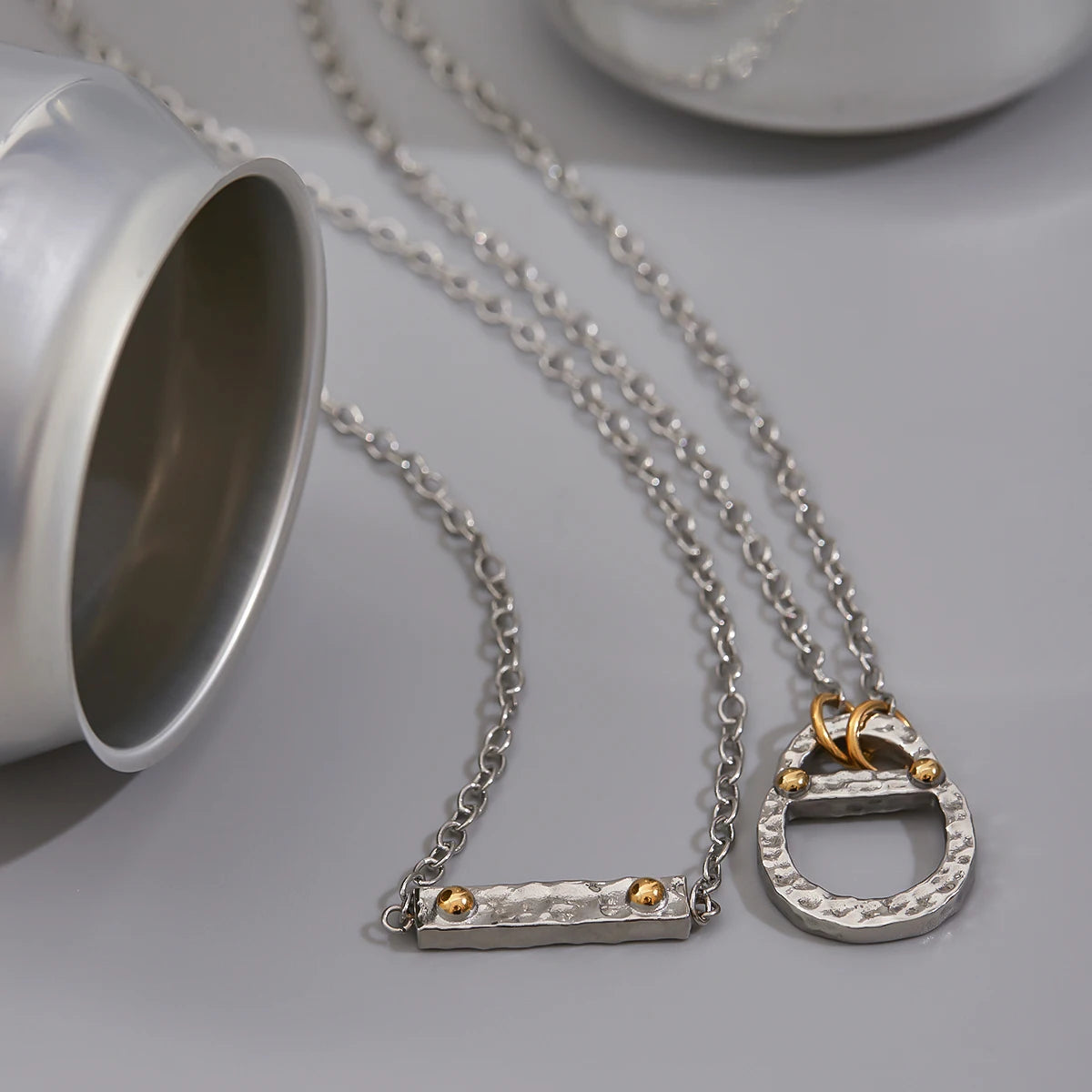 Collar Placa Puntos Dorados | Plateado