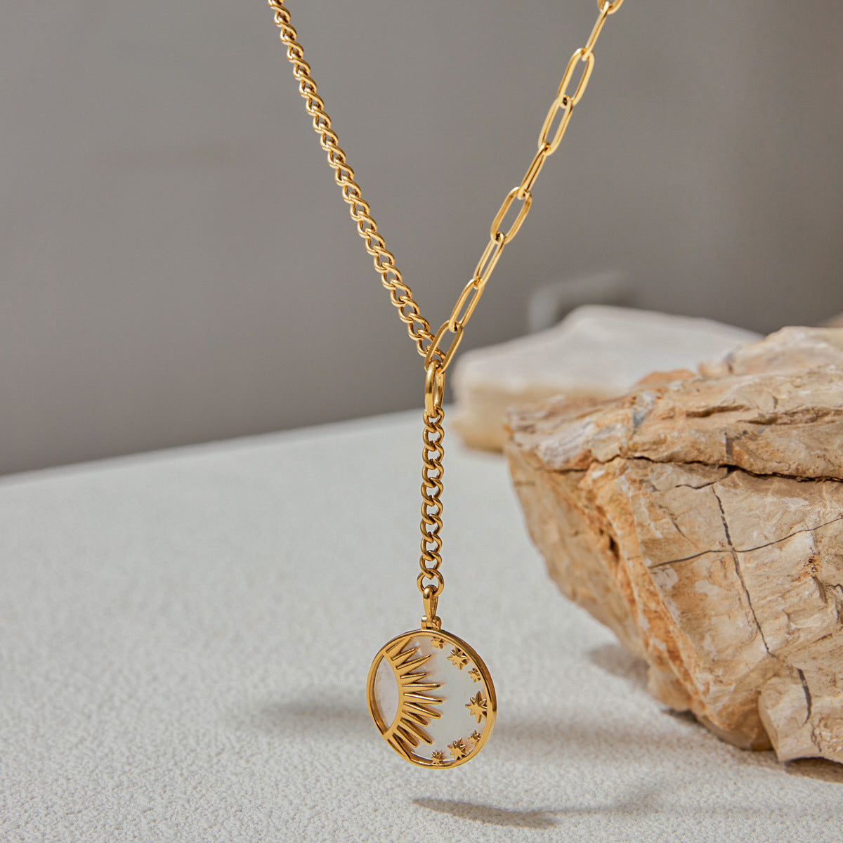 Collar Sol Estrellas En Y | Dorado