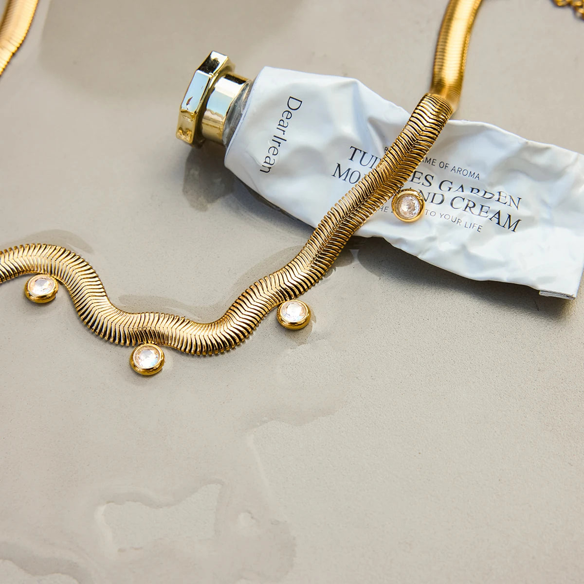 Collar tejido Serpiente con Colgantes brillantes | Dorado