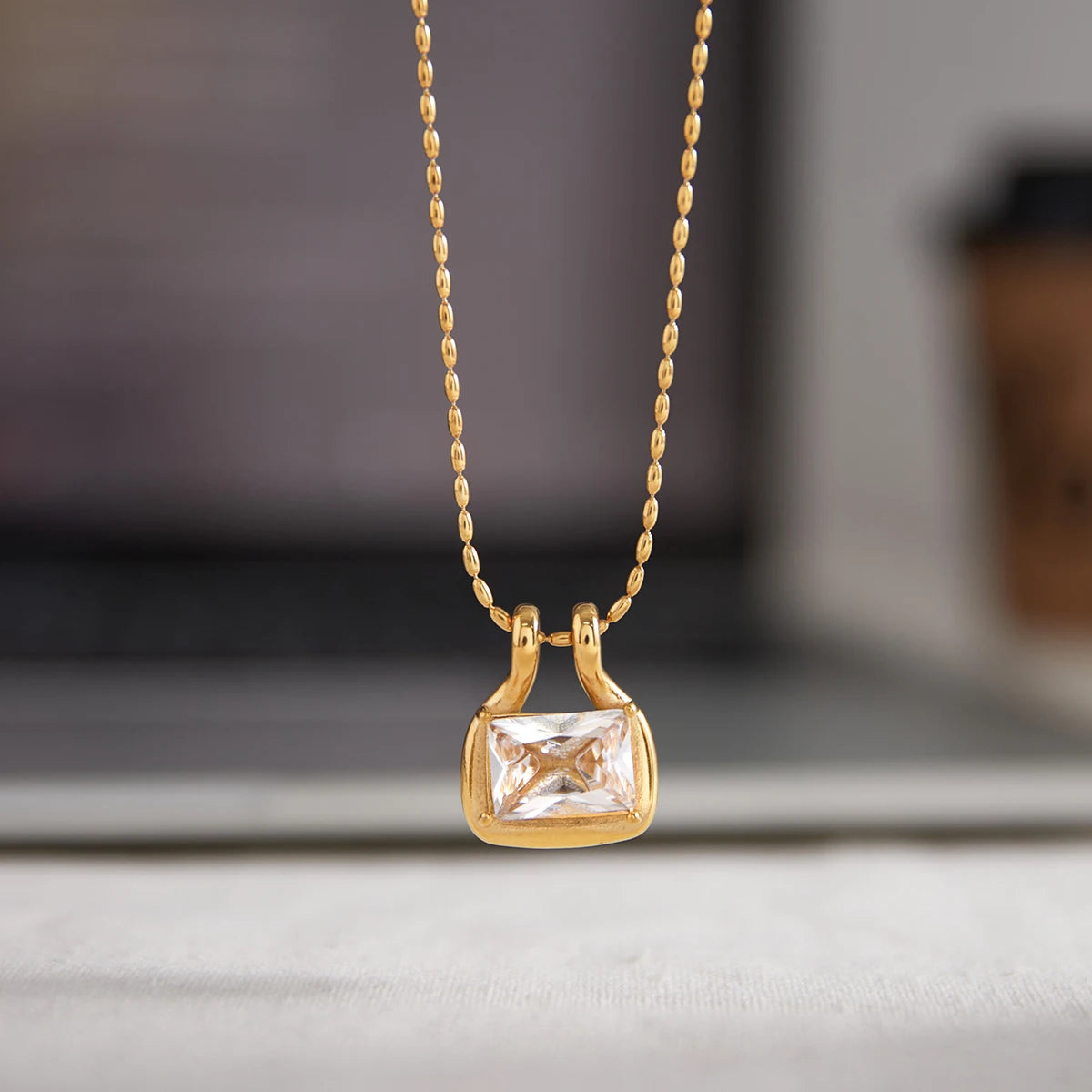 Collar Lujo Dije Grande Brillo Rectangular | Dorado