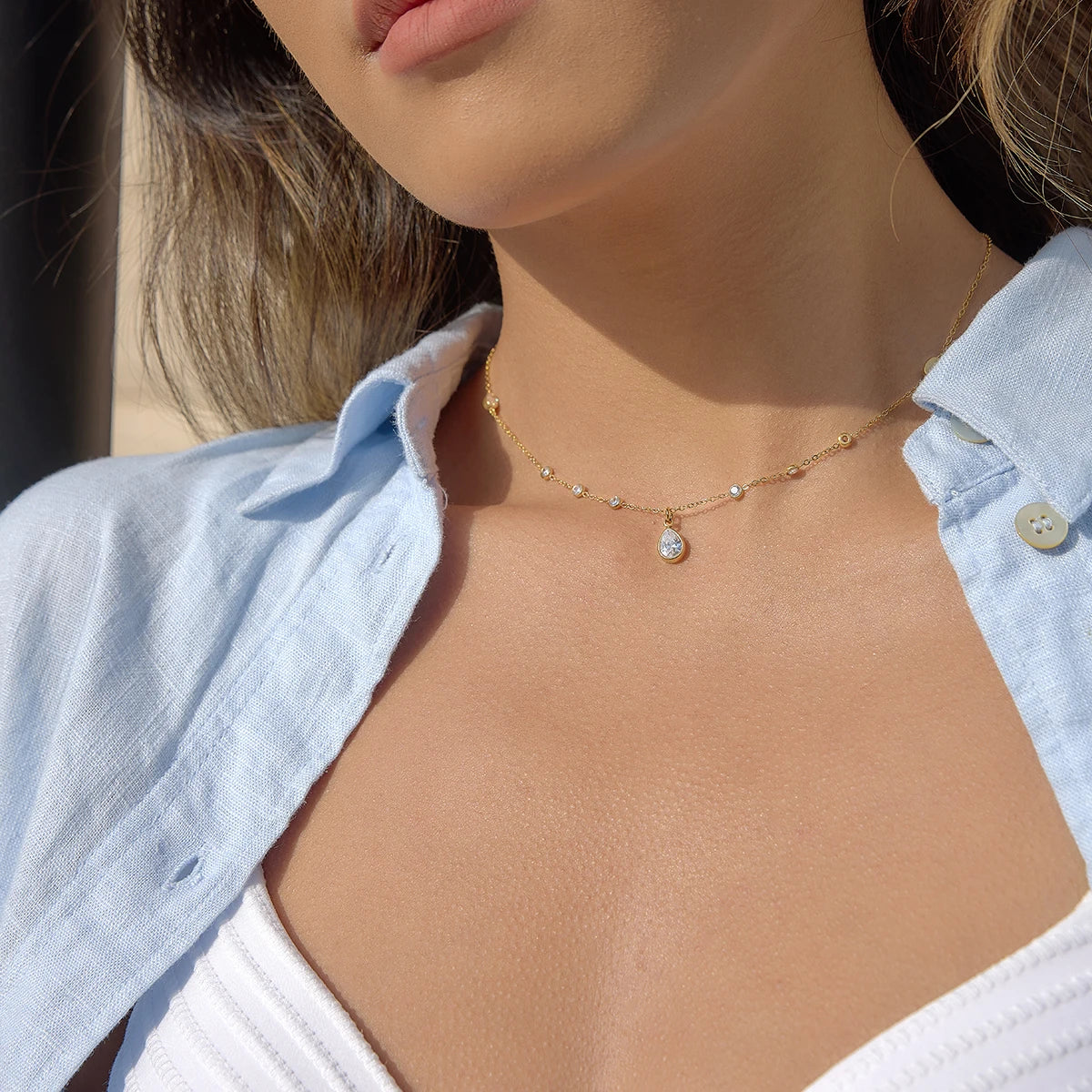 Collar Gota De Cristal Con Circones Incrustados En Cadena Fina | Dorado
