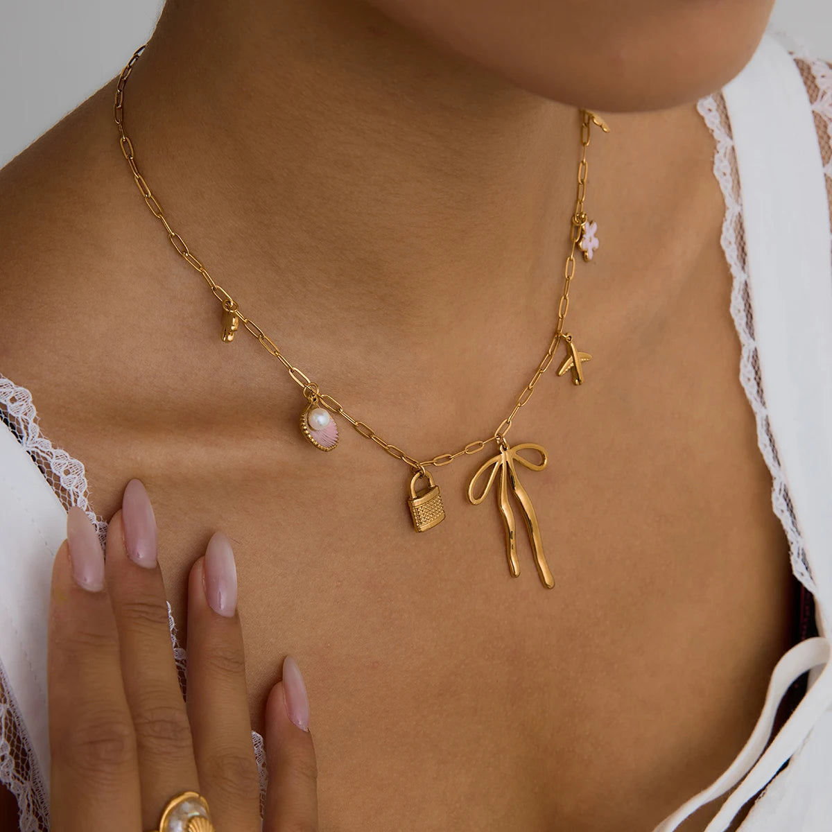 Collar Multi Dijes Lazo | Dorado