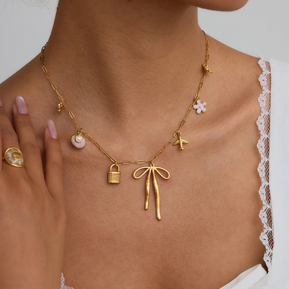 Collar Multi Dijes Lazo | Dorado