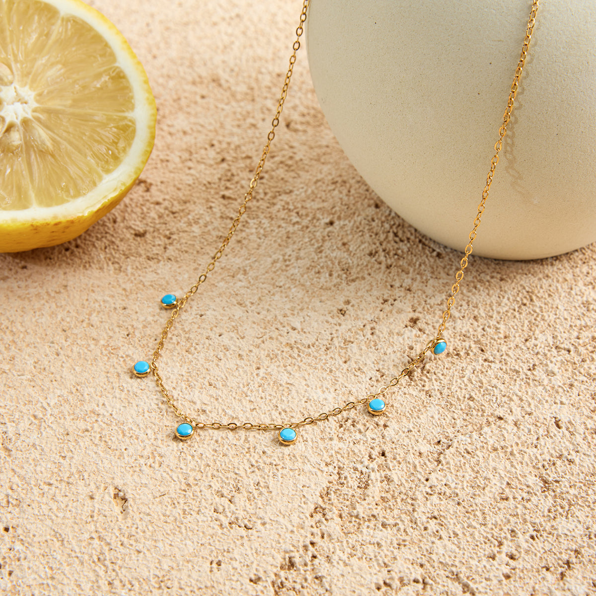 Collar delgado puntos Turquesa | Dorado
