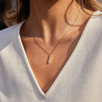 Collar Dije Vertical Brillante | Dorado