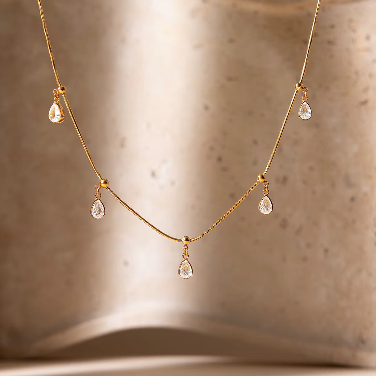 Collar Colgantes Brillantes Gota de Agua | Dorado