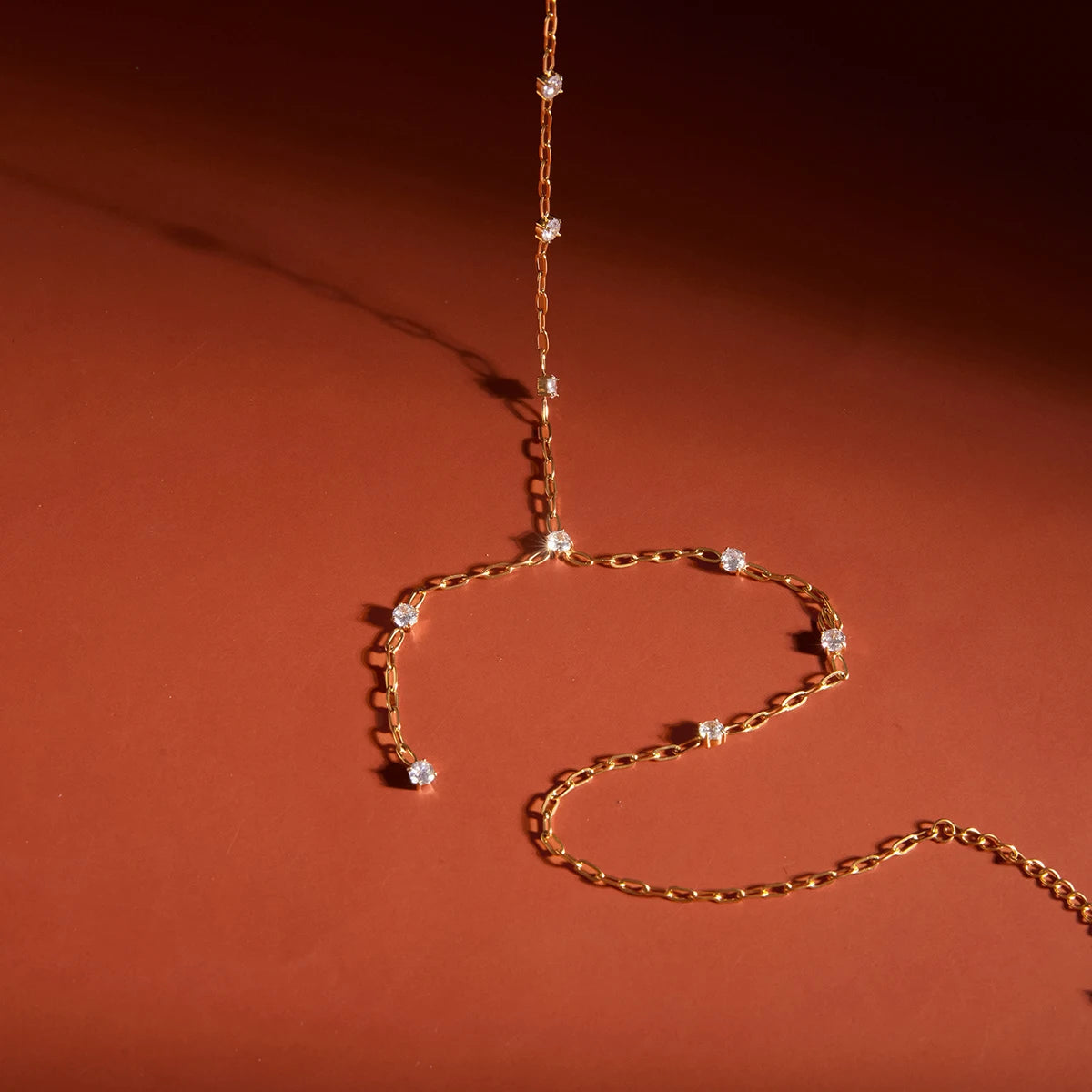 Collar Forma de Y Elegante con Brillos | Dorado