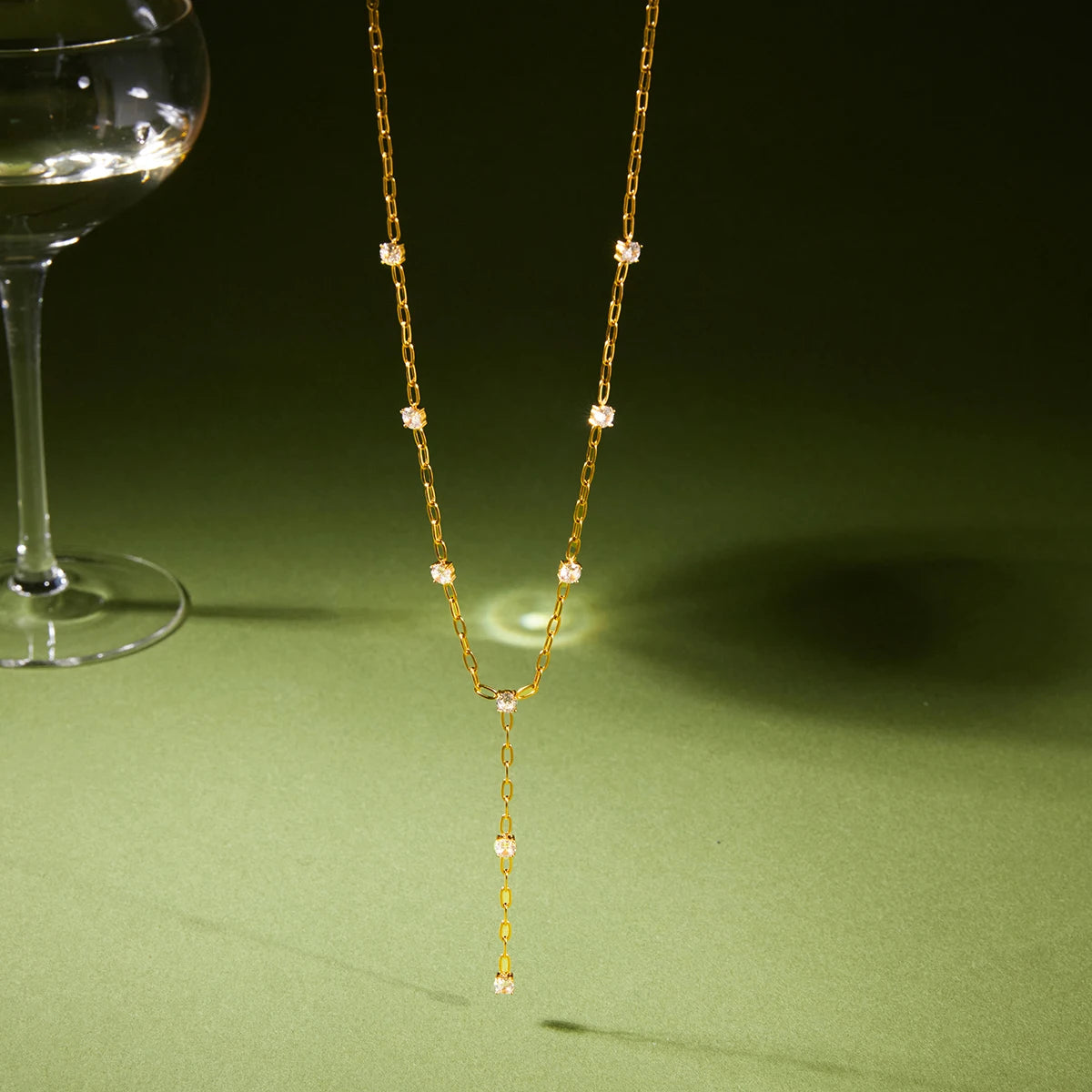 Collar Forma de Y Elegante con Brillos | Dorado
