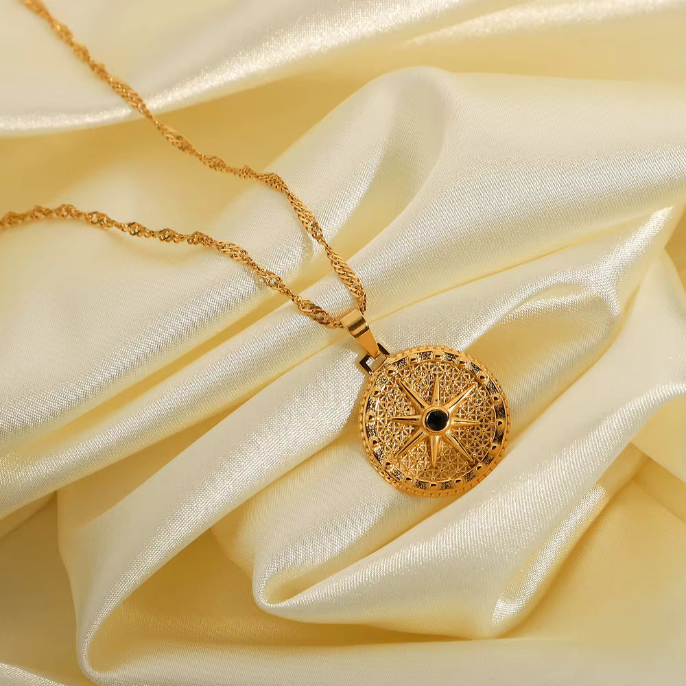 Collar Moneda con Estrella Central | Dorado