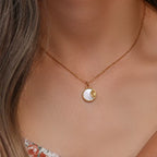 Collar Luna Nacarada | Dorado