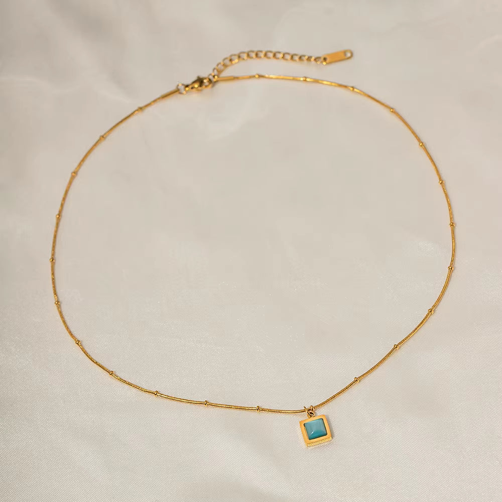 Collar Puntos Con Dije Cuadrado Azul | Dorado