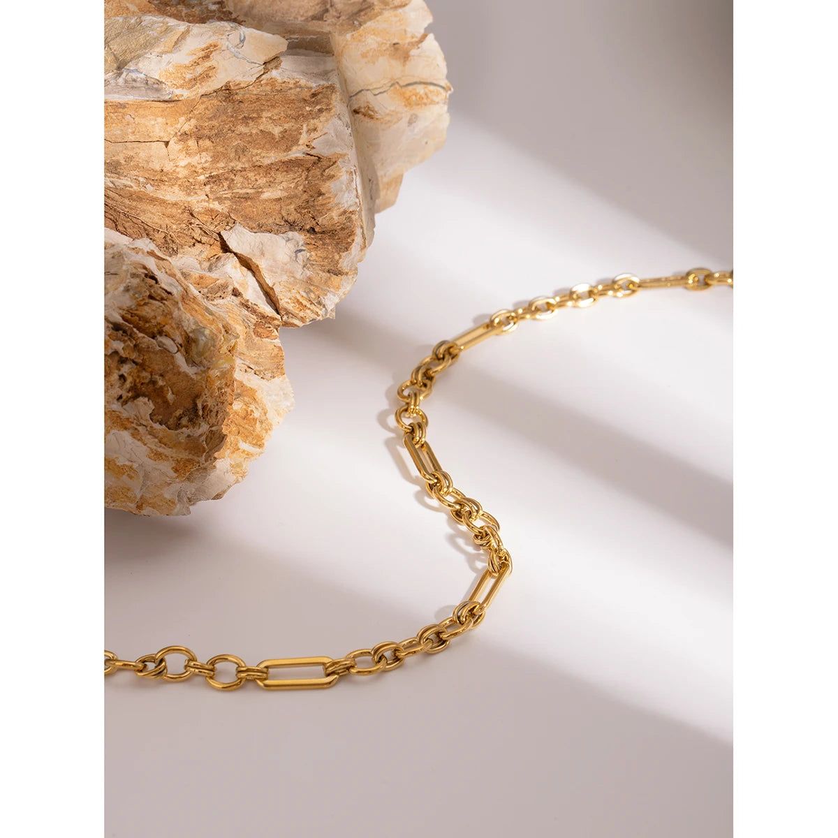 Collar Urbano Con Uniones Circulares Y Ovaladas | Dorado