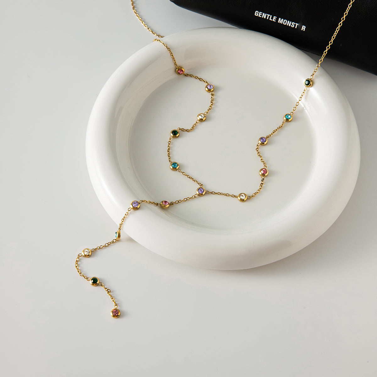 Collar Largo Forma de Y, Borlas de Colores | Dorado