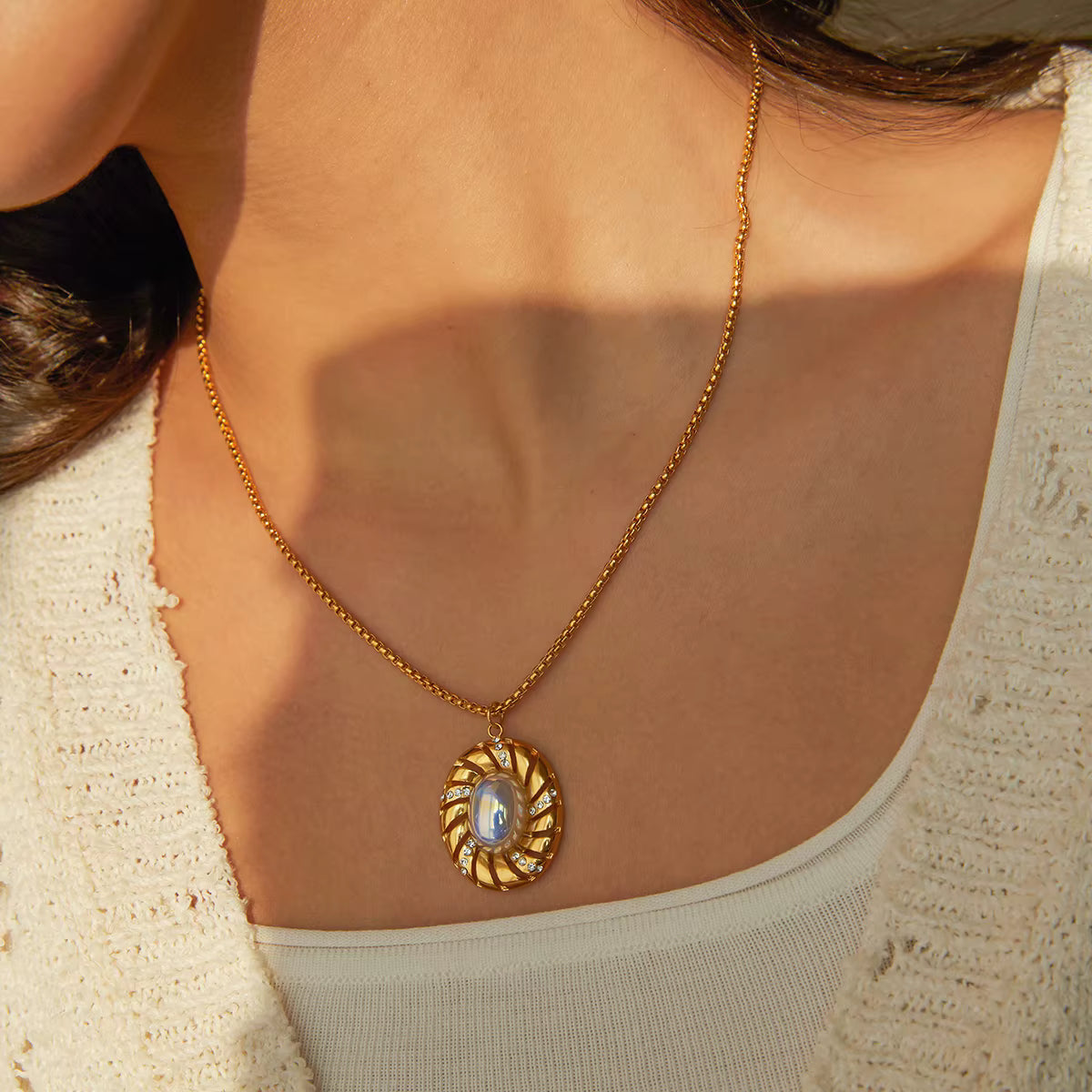 Collar Espiral Tornasol  | Dorado