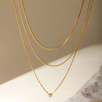 Collar Triple Capa Con Punto De Luz En Circón Minimalista | Dorado