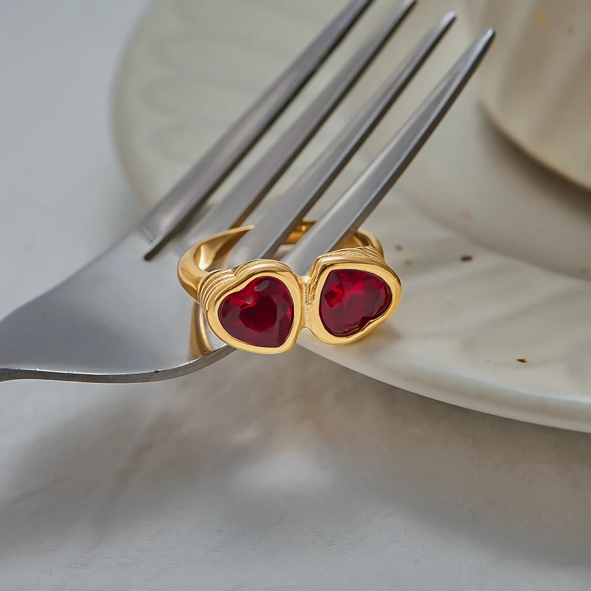 Anillo Doble Gema De Corazon Rojo | Dorado